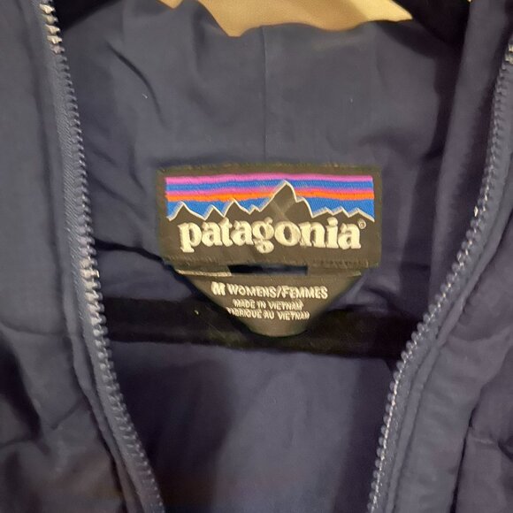 Patagonia Women's Navy Jacket - Picture 4 of 4
